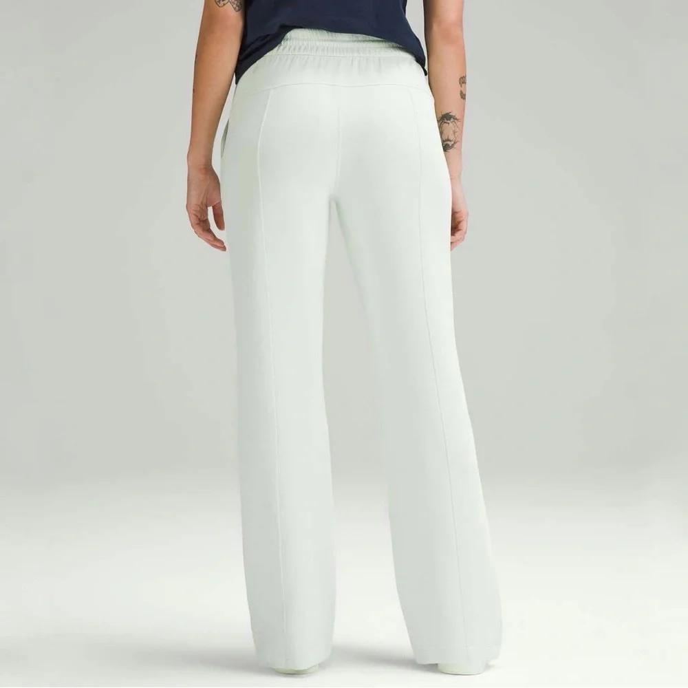 Lululemon Softstreme High-Rise‎ Pant Full Length in Kohlrabi Green